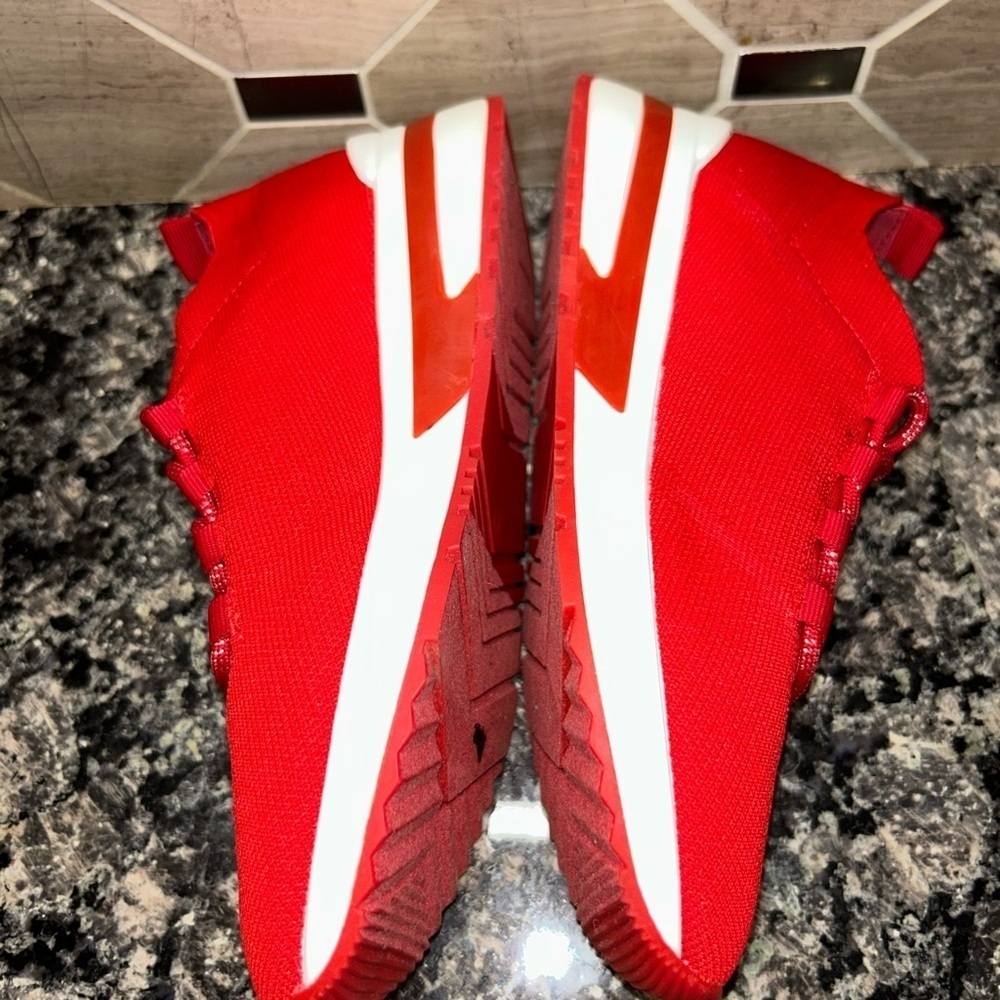Urban Sport by J/Slides Gabby Women's Slip-on Sneaker Size 6 M Red Knit New - Picture 10 of 10